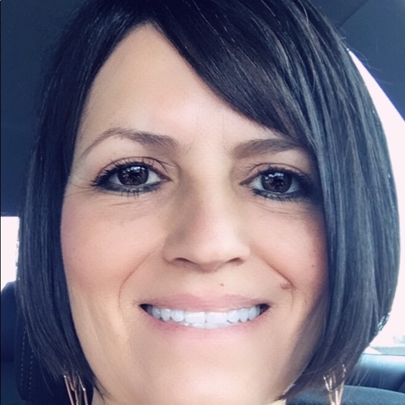 Meet your Posher, Sandy - Picture 2 of 2